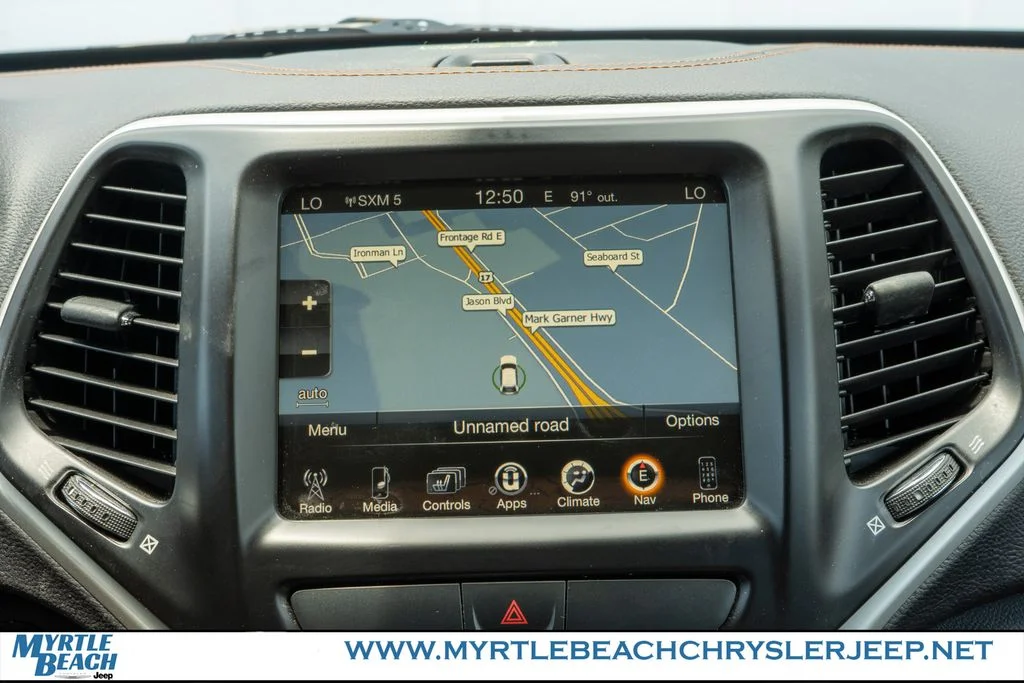 Used 2017 Light Brownstone Pearlcoat Jeep Limited image 18