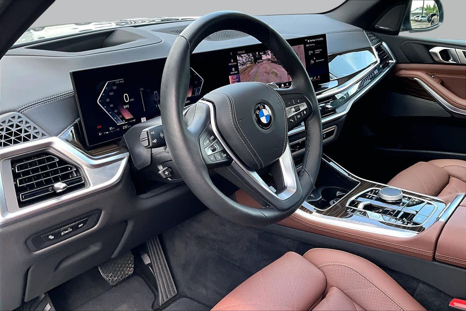 Used 2026 Skyscraper Grey Metallic BMW xDrive40i image 18