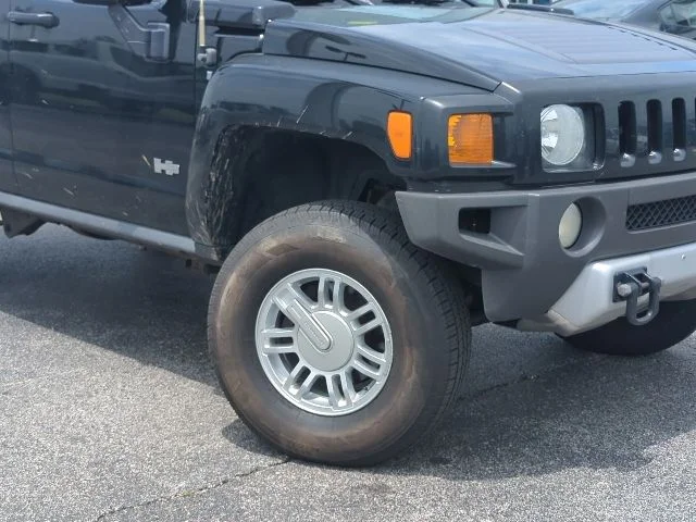 Used 2009 Black Hummer Base image 2