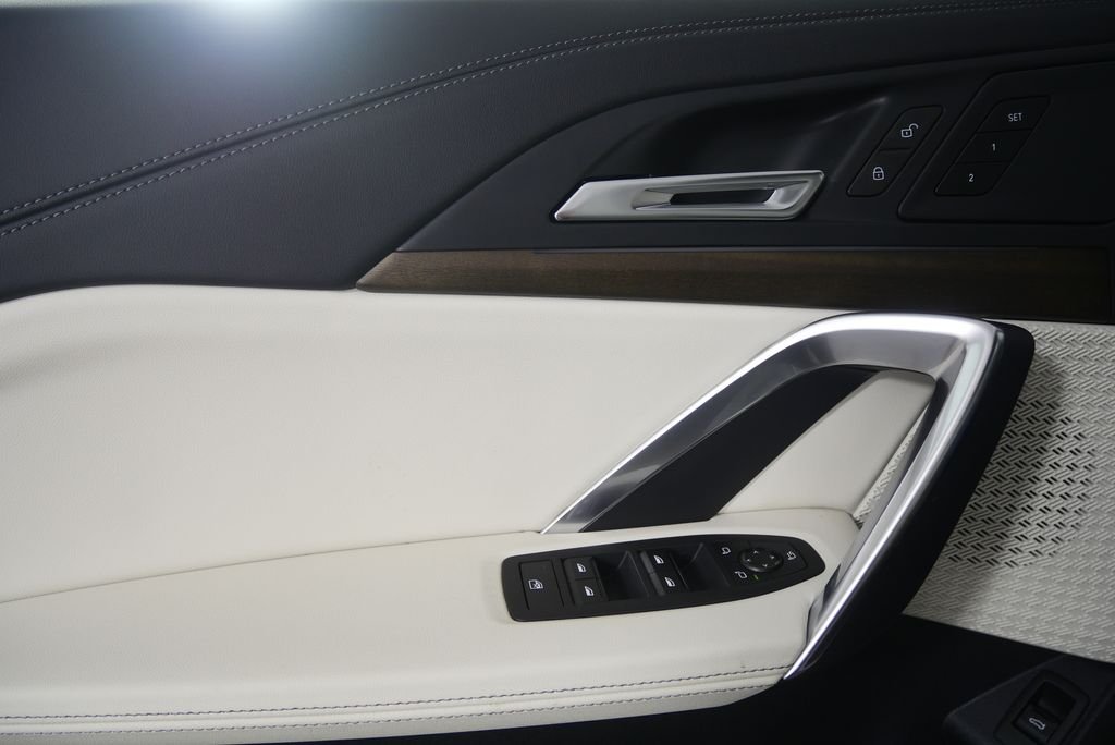 New 2026 Alpine White BMW xDrive28i image 8