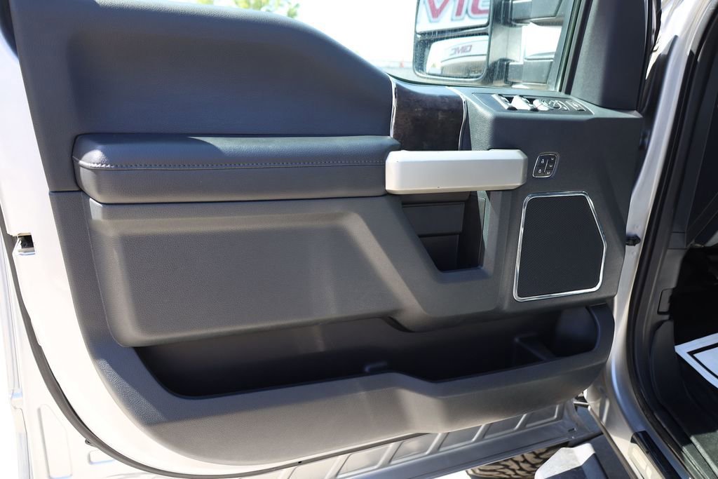 Used 2022 Silver Metallic Ford LARIAT image 10
