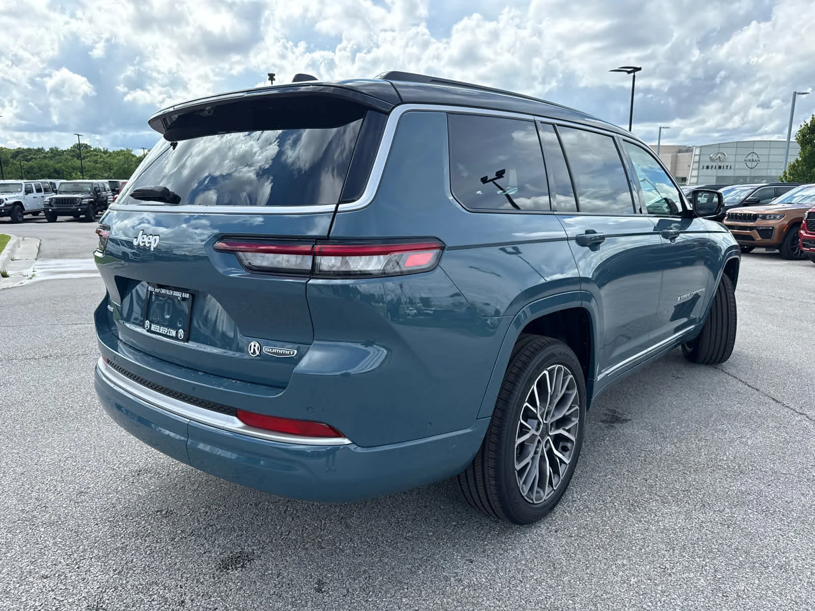New 2026 Steel Blue Exterior Paint Jeep Summit image 9