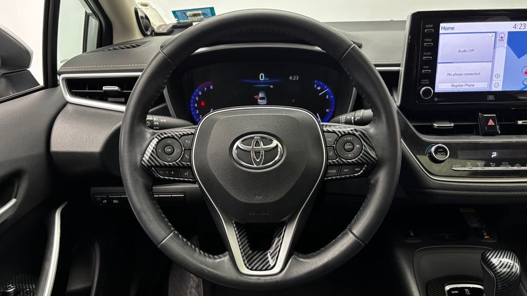 Used 2020 Silver Toyota XLE image 30