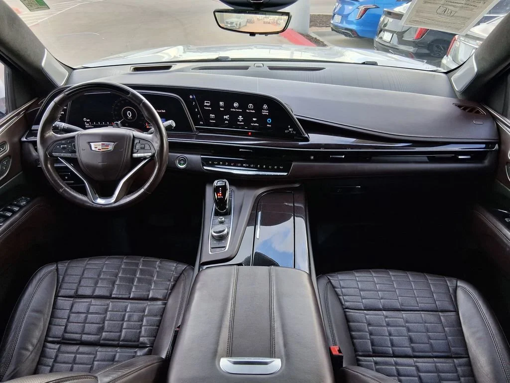 Used 2021 CRYSTAL WHITE TRICOAT Cadillac Sport Platinum image 10