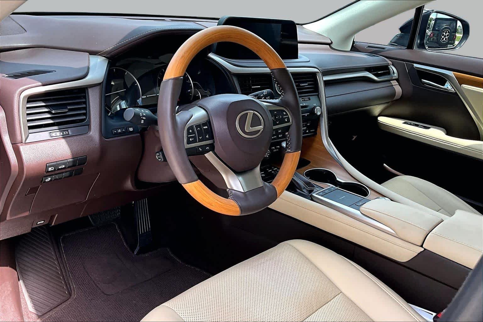 Used 2020 Obsidian Lexus  image 18
