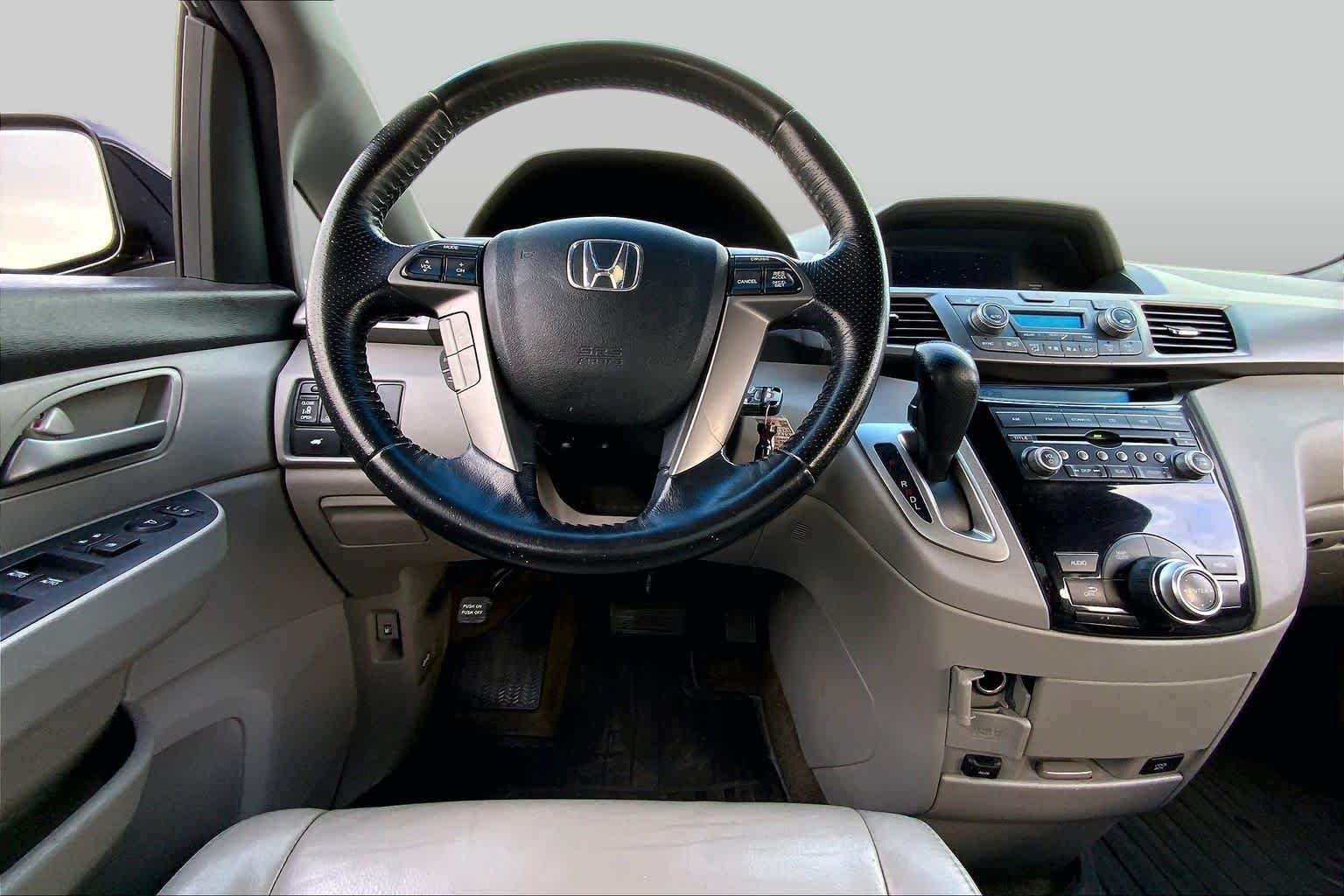 Used 2013 Polished Metal Metallic Honda EX-L image 6