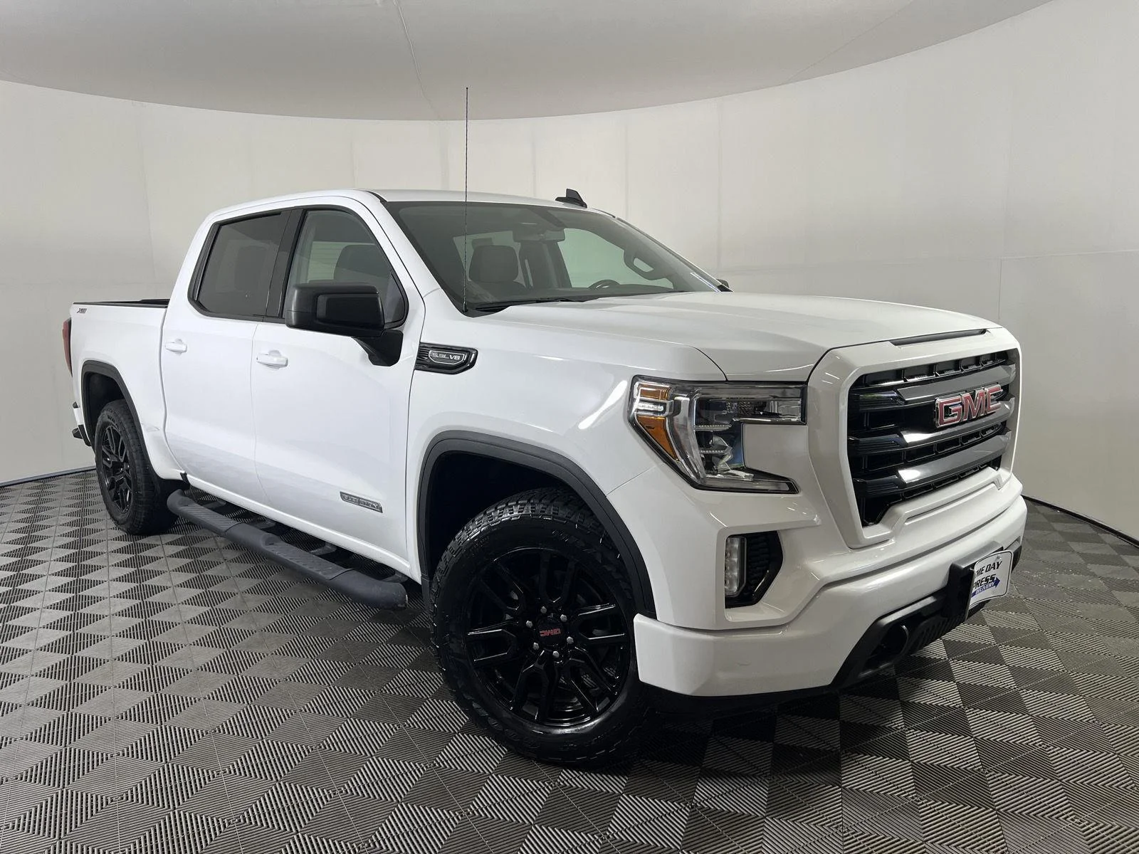Used 2021 Summit White GMC Elevation image 1