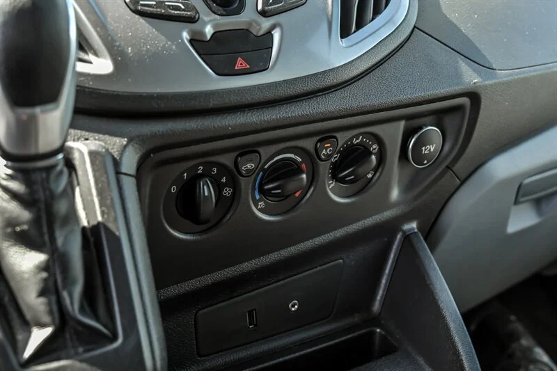Used 2016 Oxford White Ford 150 XLT image 17