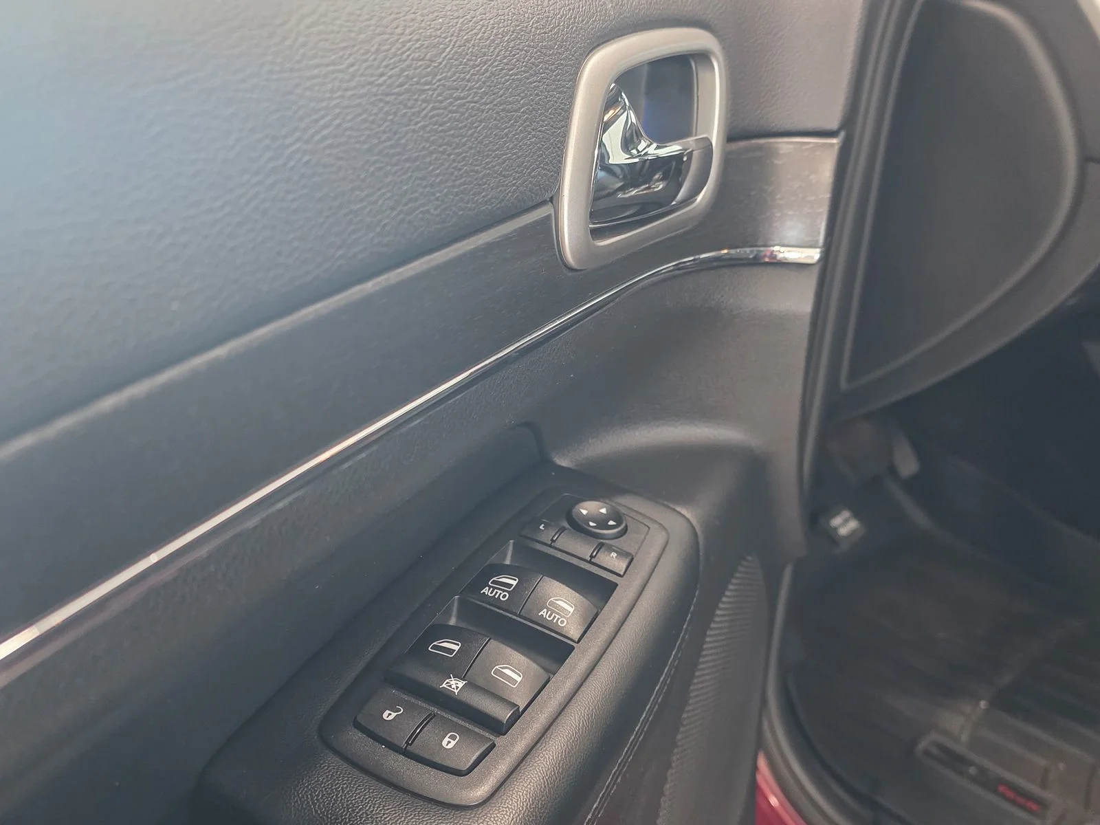 Used 2018 Red Jeep Limited image 19