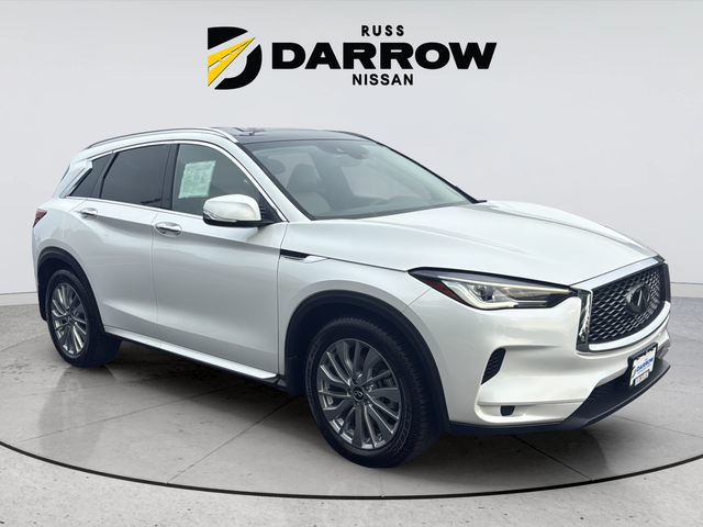 Used 2023 White INFINITI LUXE image 7