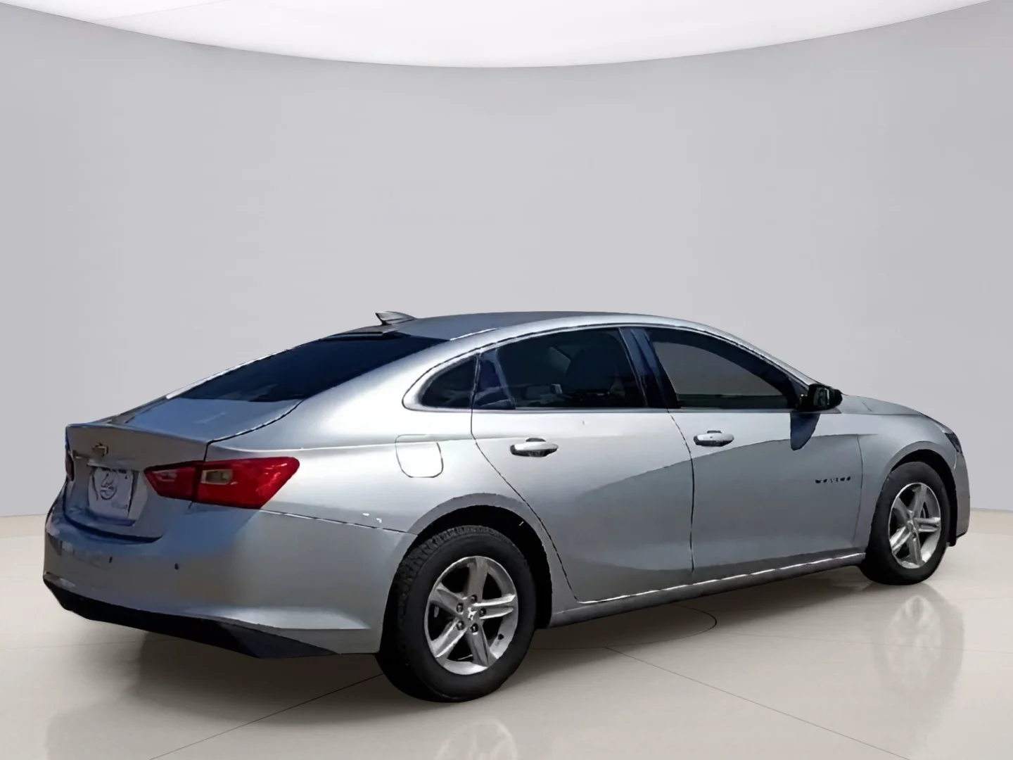 Used 2021 Silver Chevrolet LS image 3