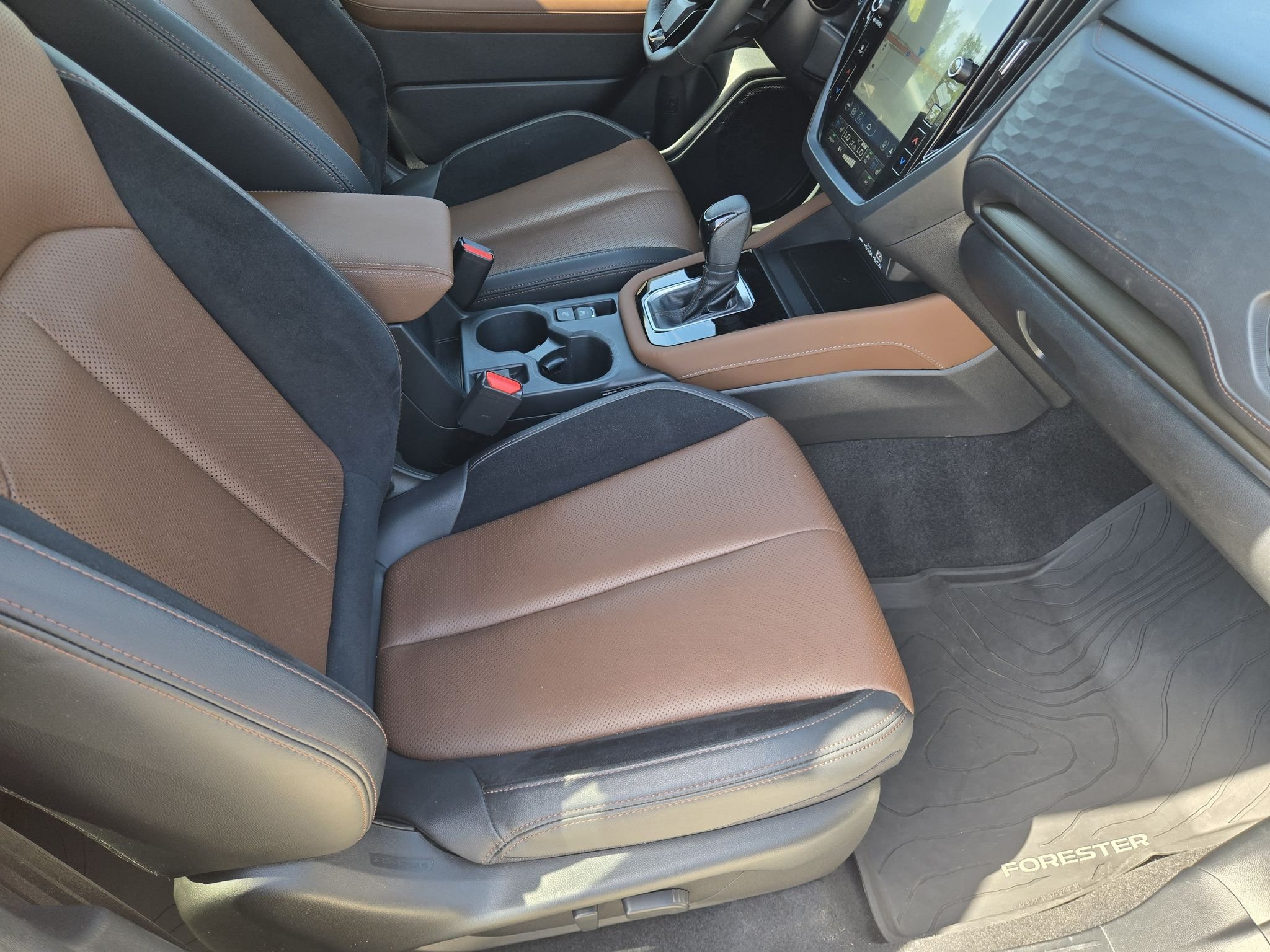 Used 2025 Crystal White Pearl Subaru Touring image 14