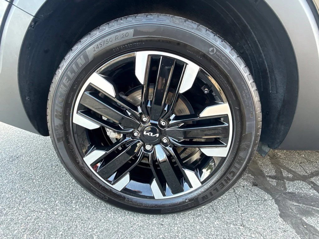 Used 2024 Black Kia SX image 17