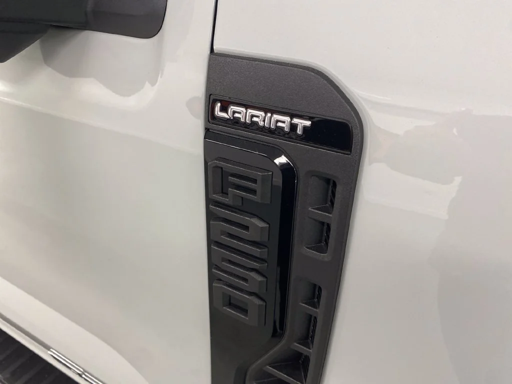 Used 2025 Avalanche Ford Lariat image 6