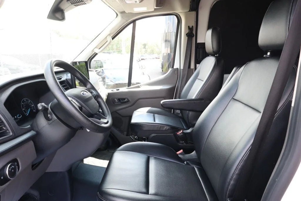 Used 2024 Oxford White Ford T-350 148