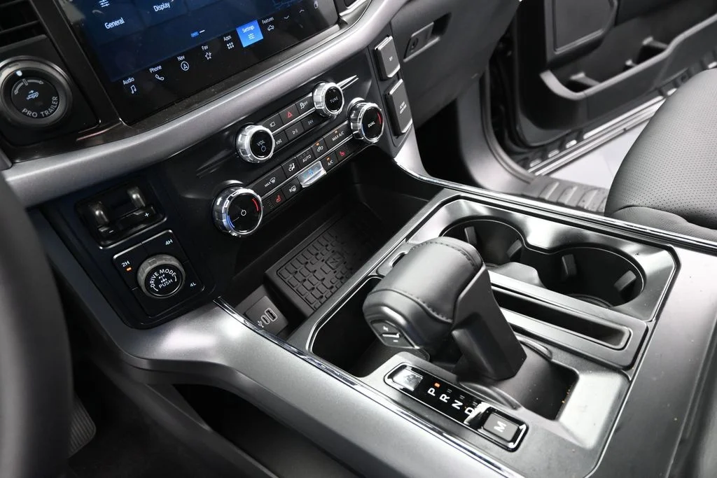 New 2026 Carbonized Gray Metallic Ford XLT image 15