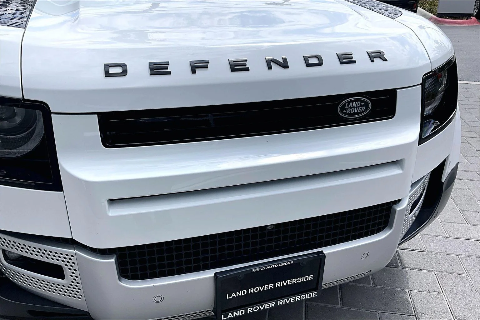 Used 2024 White Land Rover S image 30
