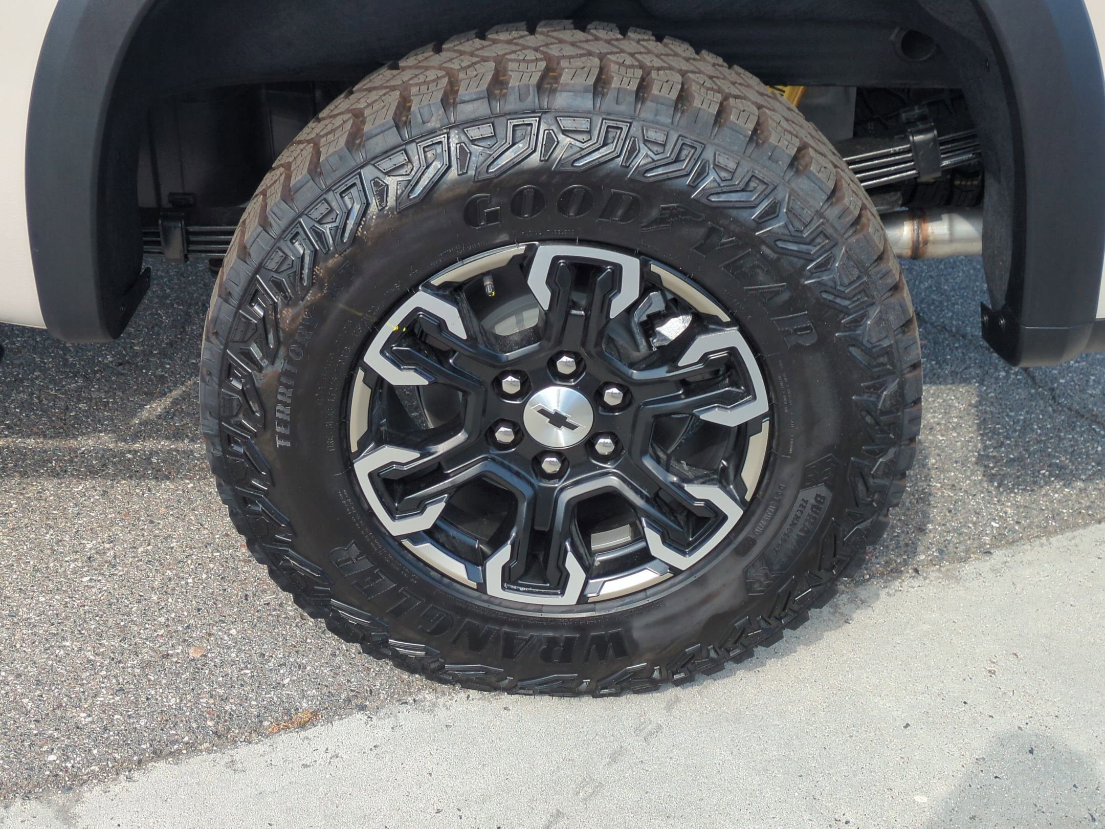 New 2026 White Sands Chevrolet ZR2 image 9