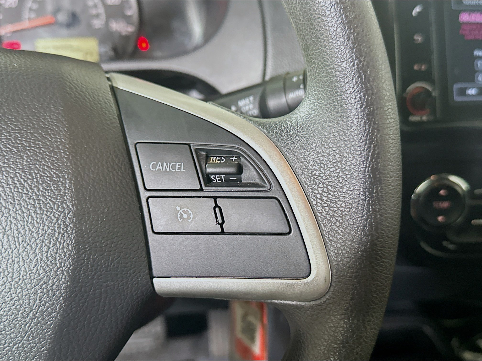 Used 2024 Black Mitsubishi ES image 17