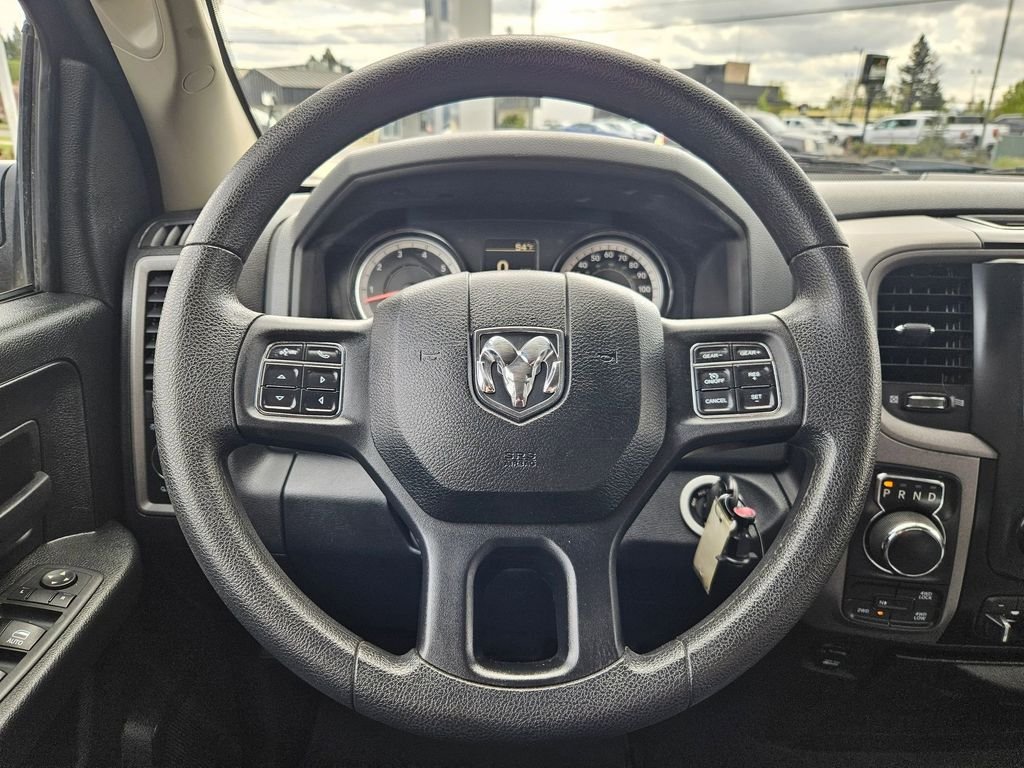 Used 2017 Delmonico Red Pearlcoat Ram Express image 14