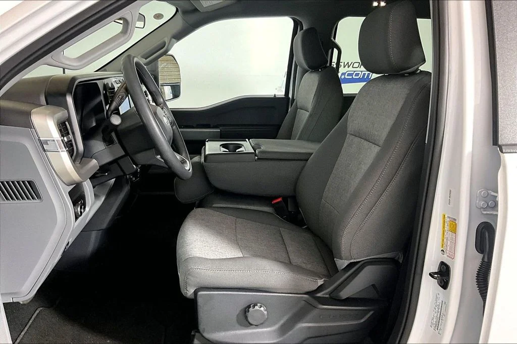 Used 2024 Oxford White Ford XL image 20