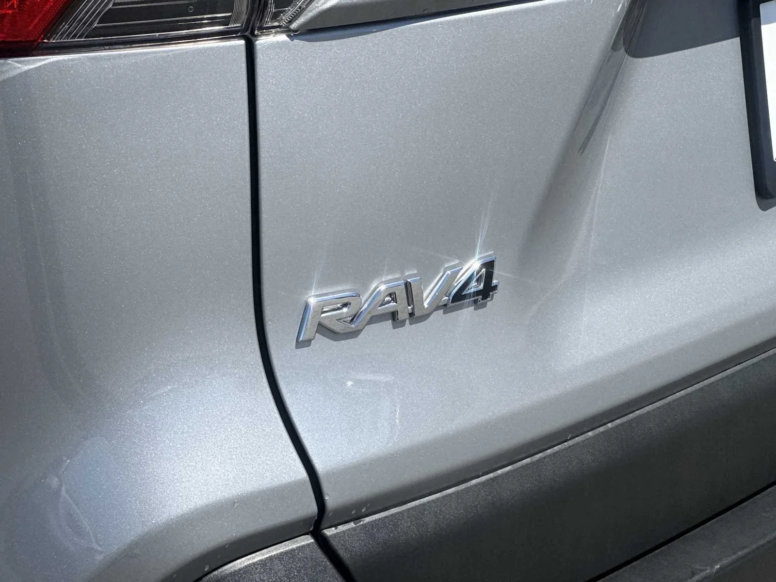 Used 2022 Silver Sky Metallic Toyota XLE image 11