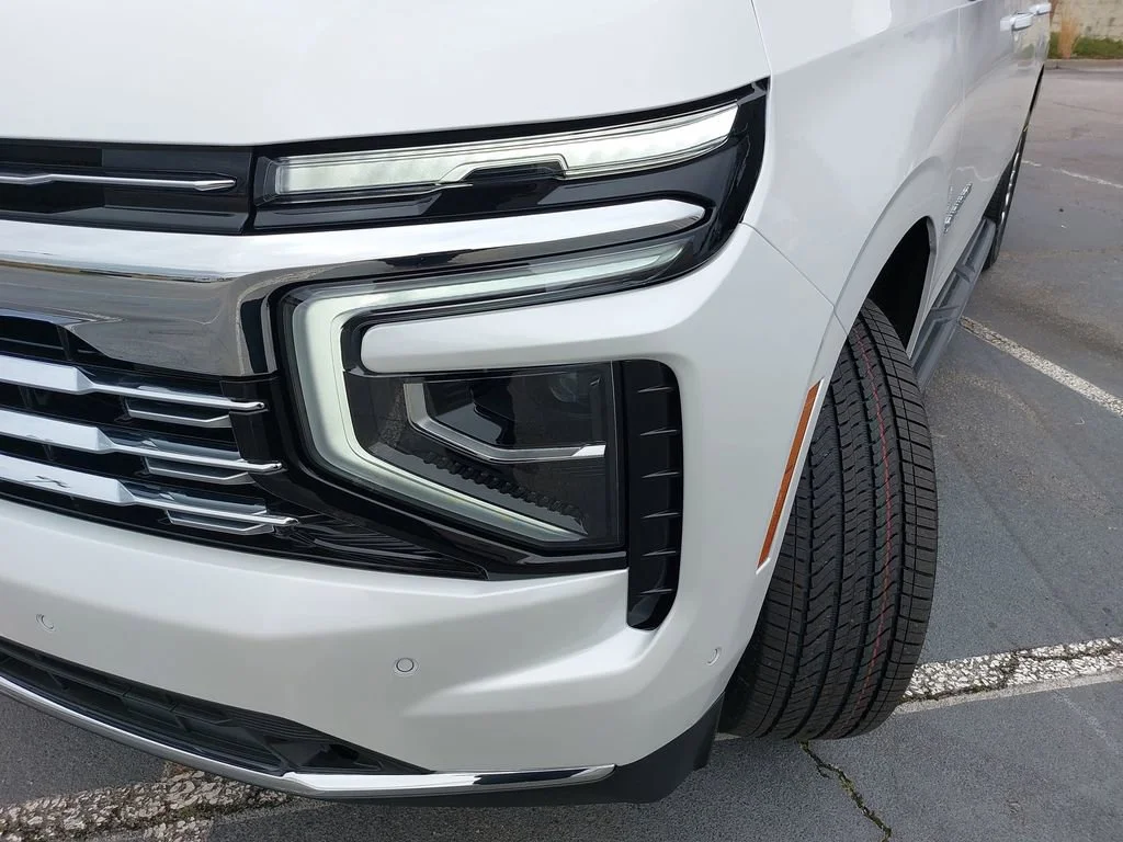 2025 Chevrolet Suburban Premier - Photo 28
