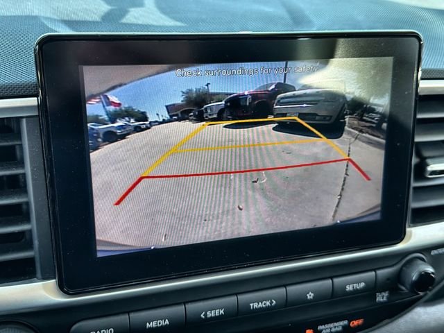 Used 2022 Gray Hyundai SE image 17