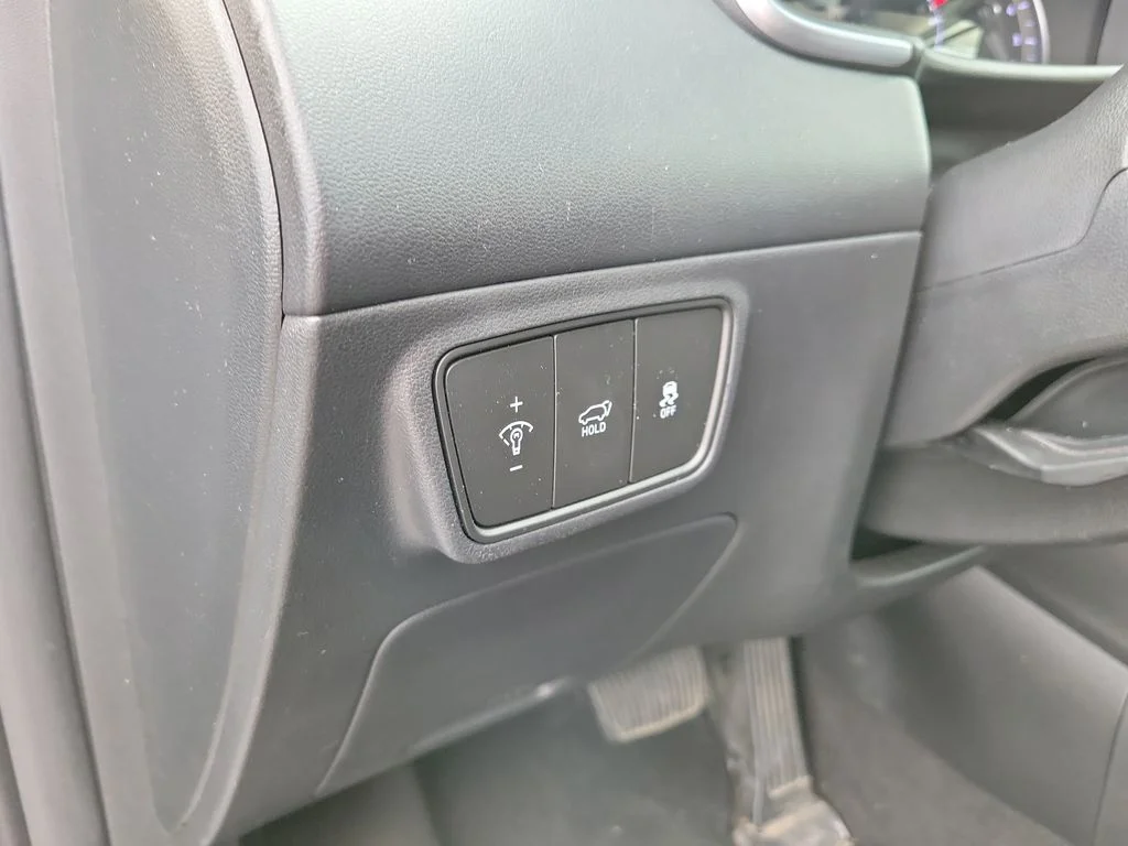 Used 2024 Silver Hyundai SEL image 25