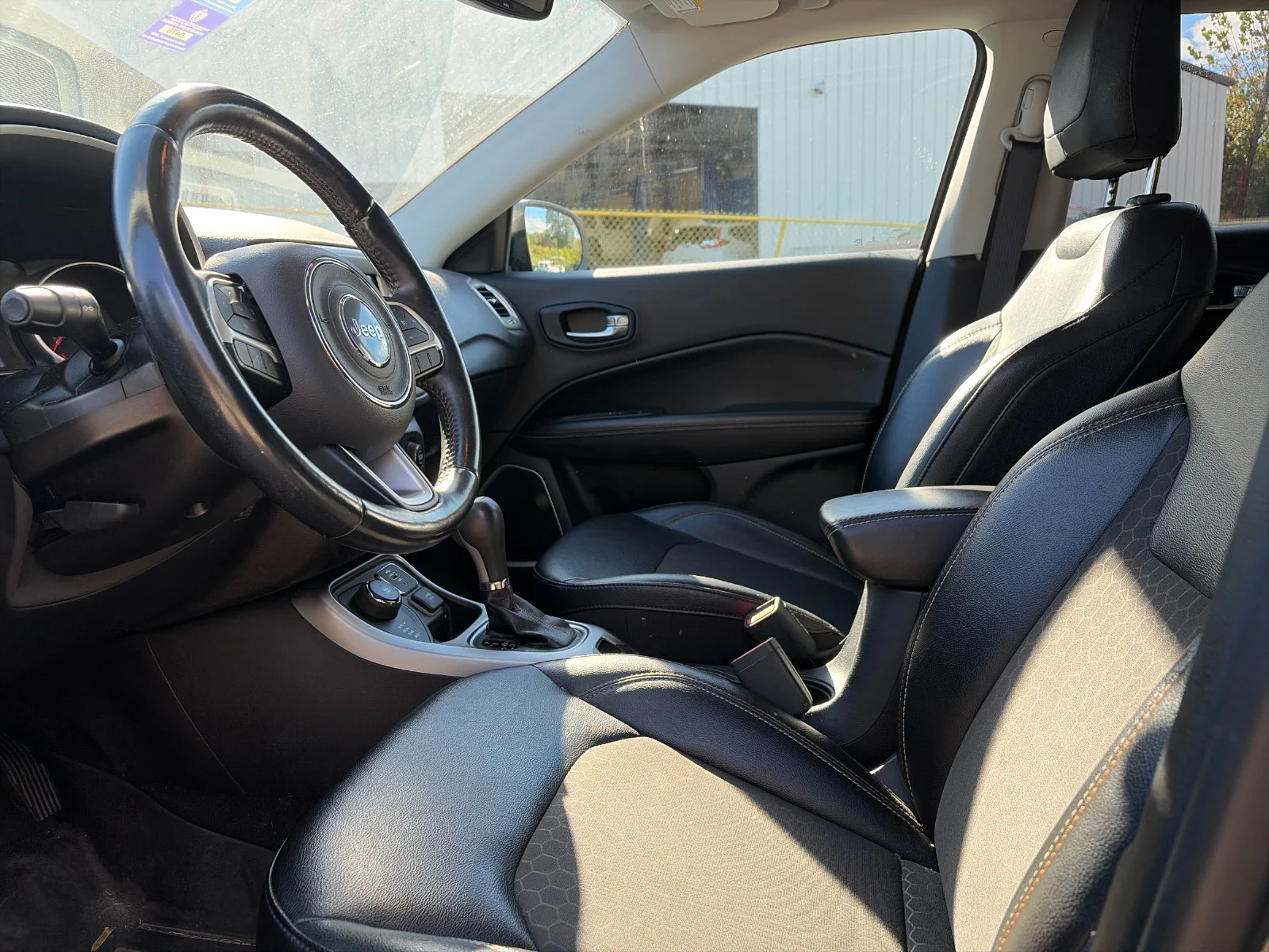 Used 2020 Diamond Black Jeep Latitude image 9