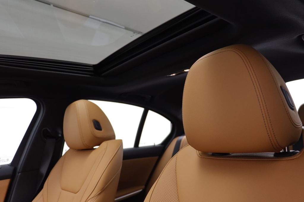 New 2026 Black Sapphire Metallic BMW 330i xDrive image 13
