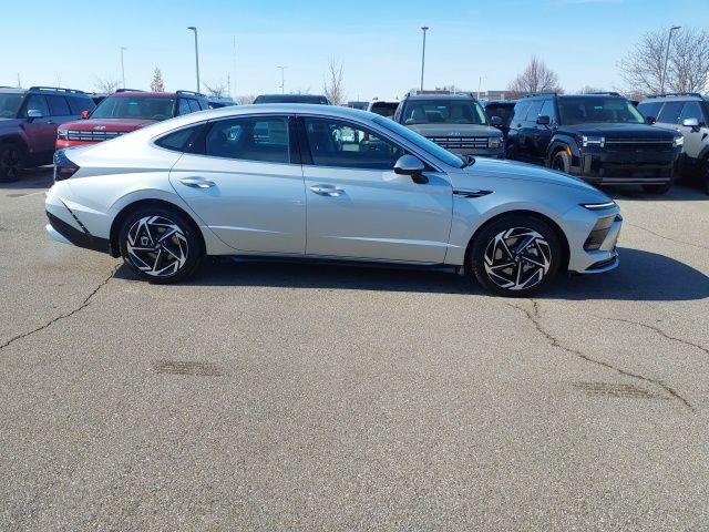 New 2026 Silver Hyundai SEL Sport image 5