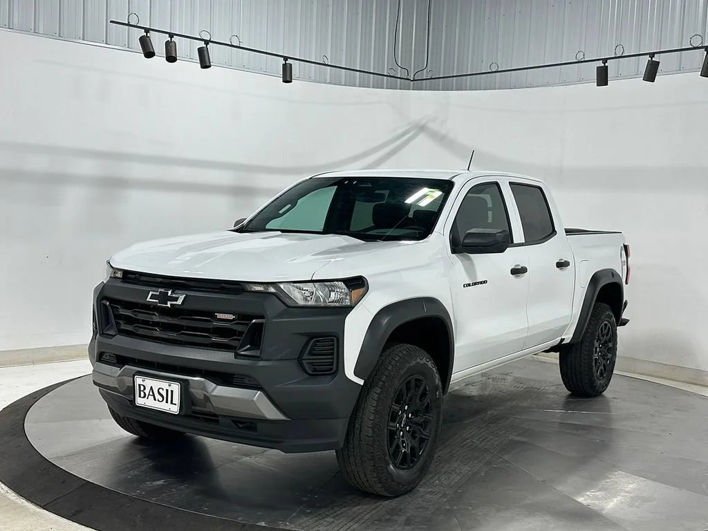 Used 2024 Summit White Chevrolet Trail Boss image 8