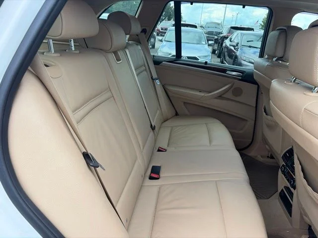 Used 2011 White BMW xDrive35i image 18