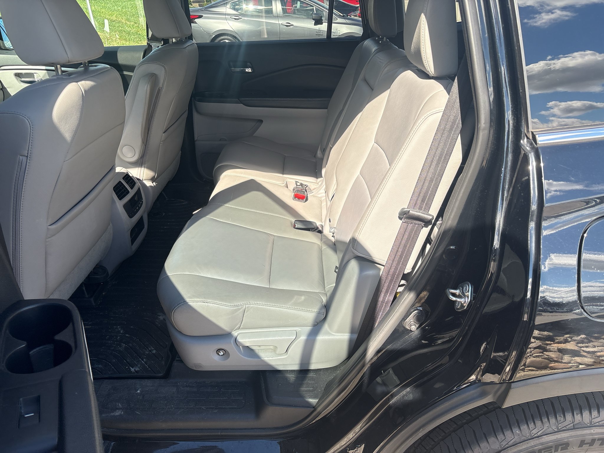 Used 2017 Black Forest Pearl Honda EX-L image 8