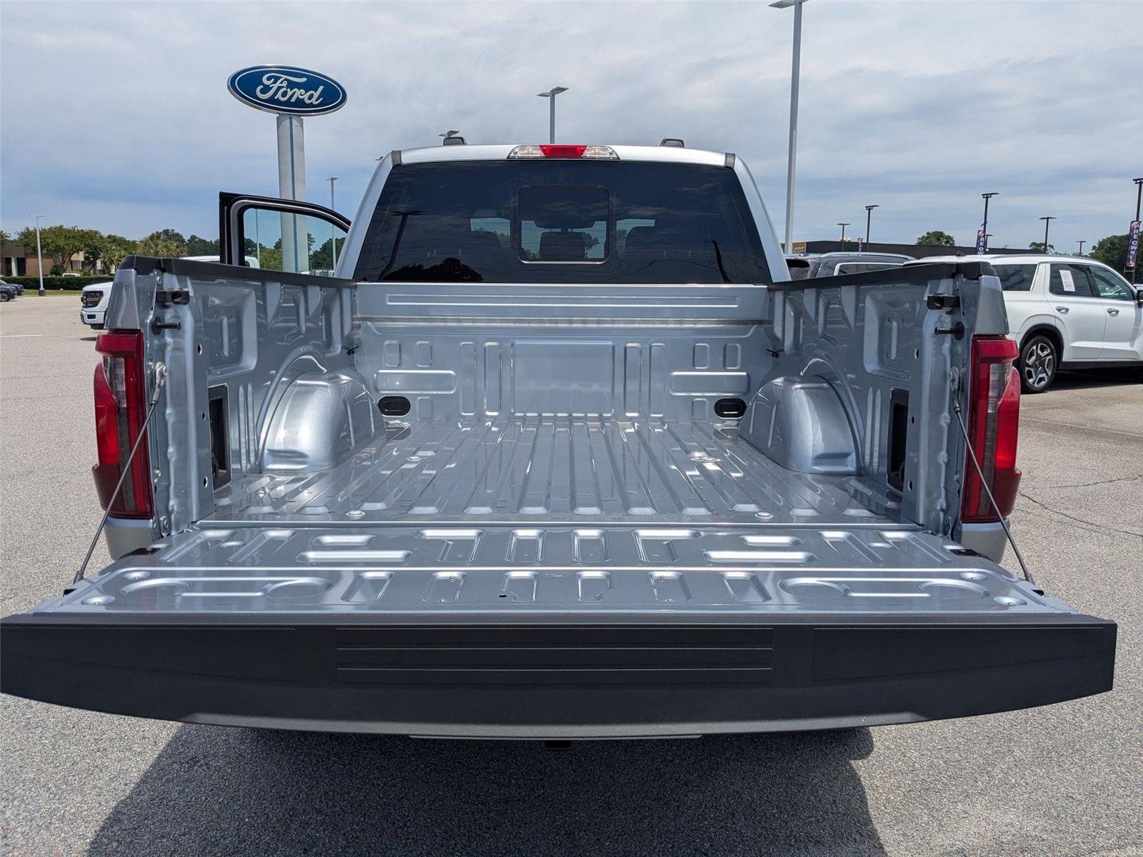 New 2026 Iconic Silver Metallic Ford XLT image 26