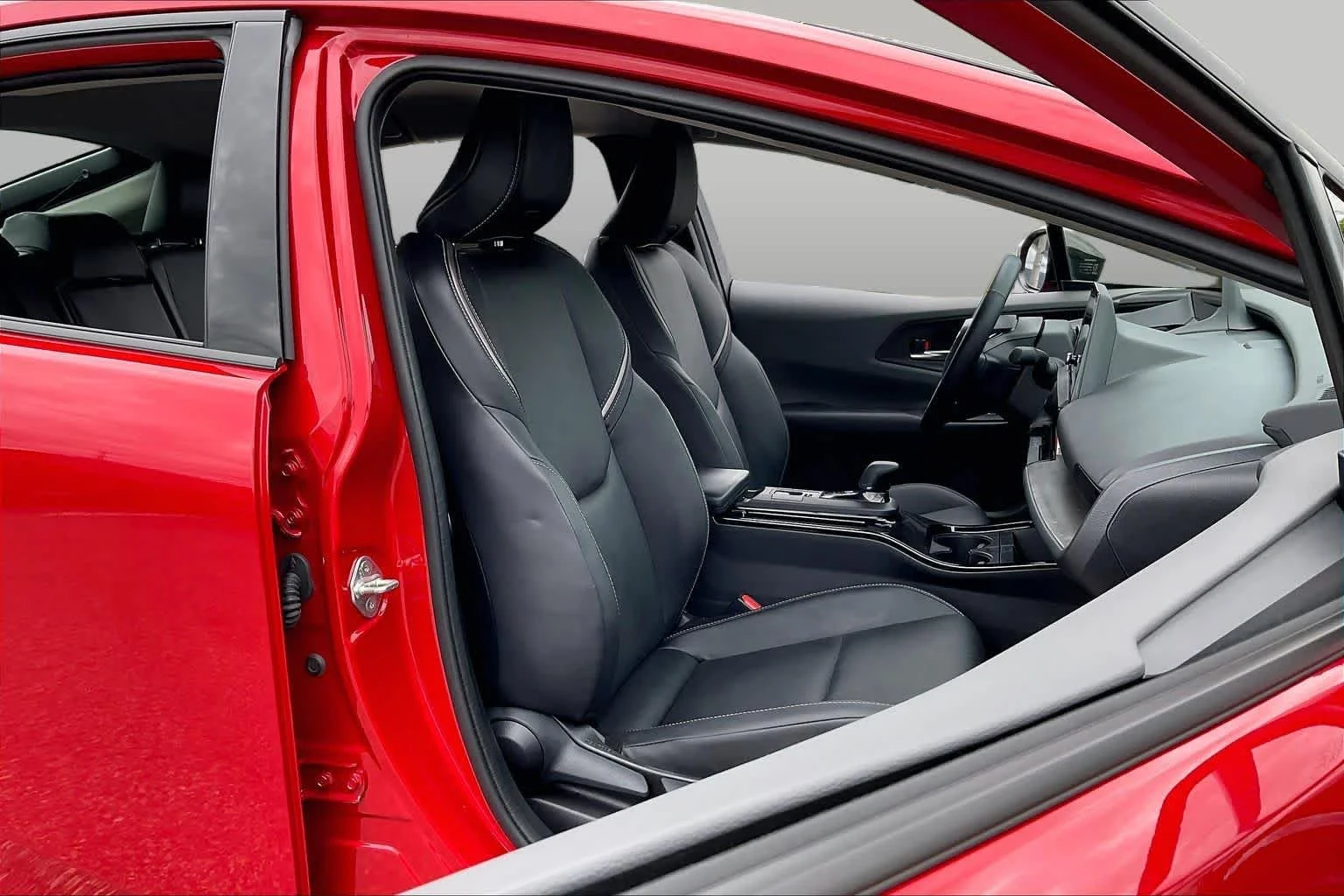 Pre-Owned 2024 Toyota Prius XLE