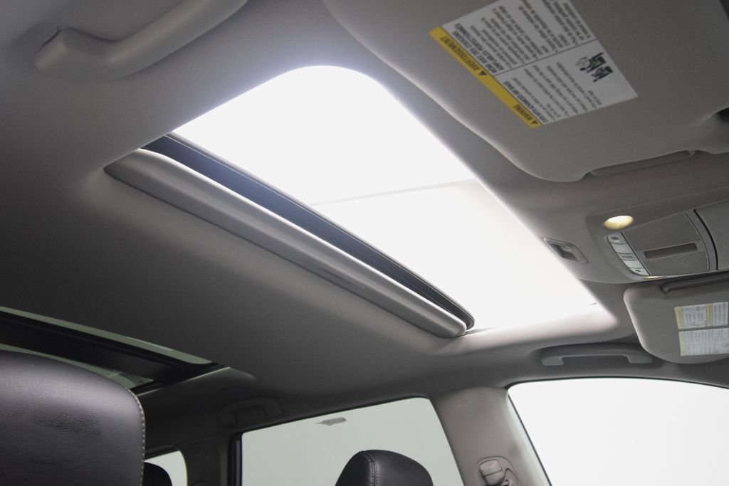 Used 2016 Silver Nissan Platinum image 14