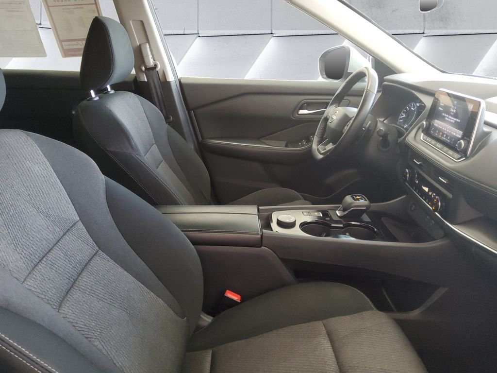 Used 2025 Silver Nissan SV image 13
