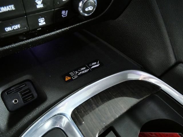 Used 2020 Gold Buick Avenir image 26