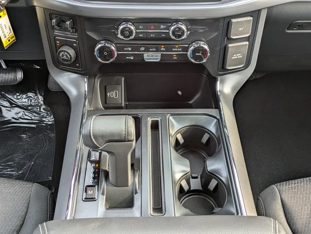 New 2026 Oxford White Ford XLT image 19