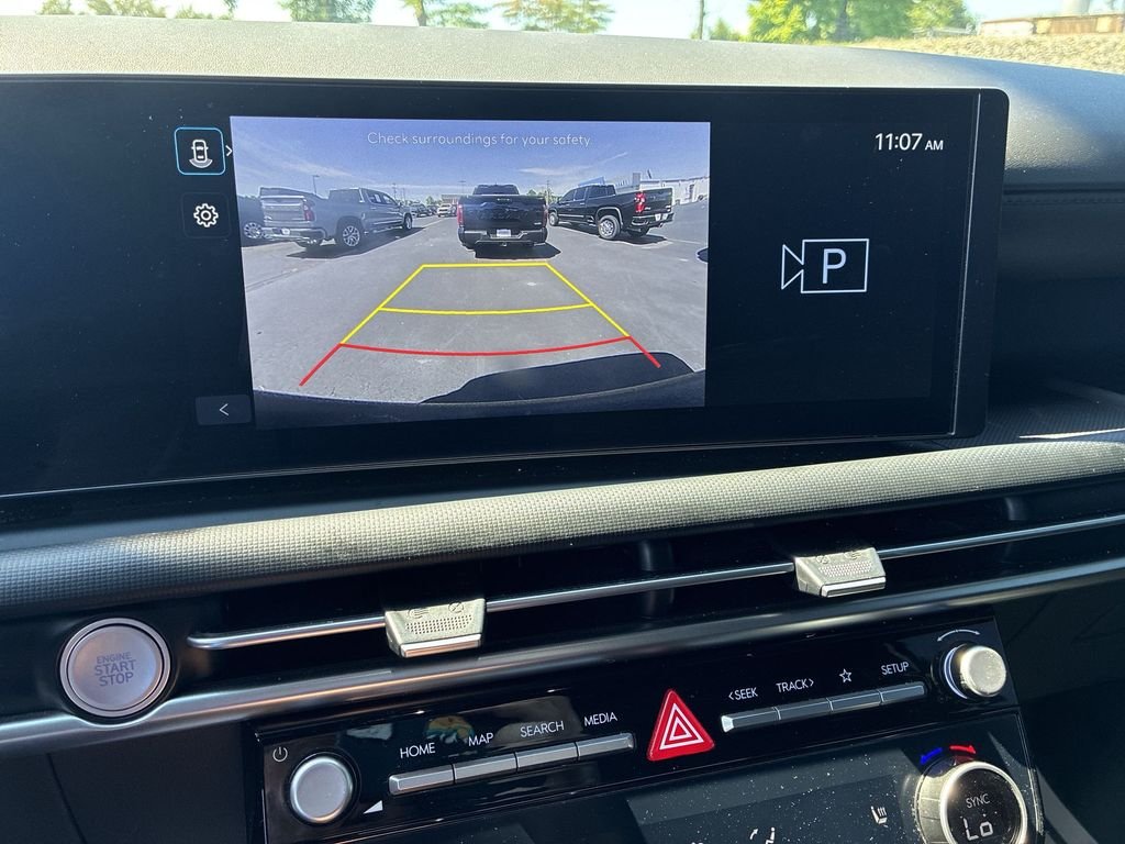 Used 2025 White Hyundai SEL image 16