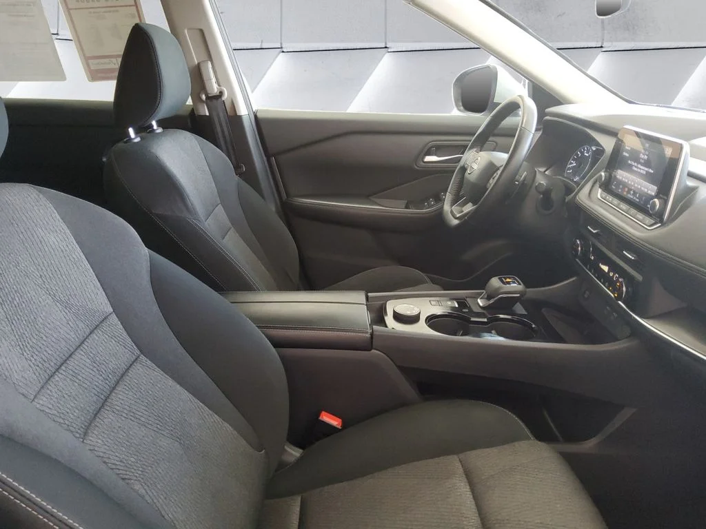 Used 2025 Silver Nissan SV image 13