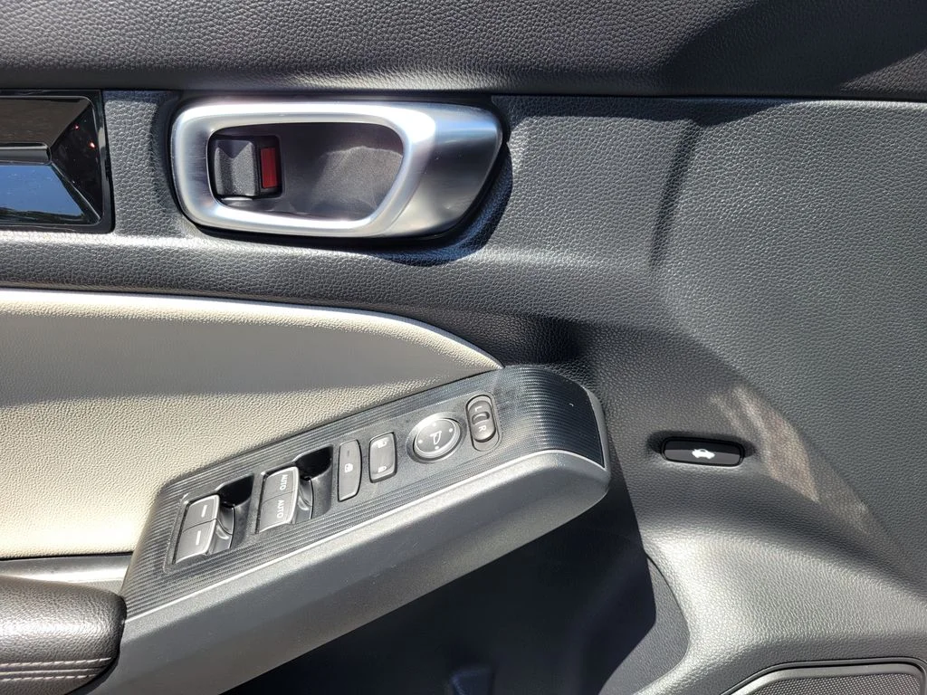 Used 2024 White Honda Touring image 14