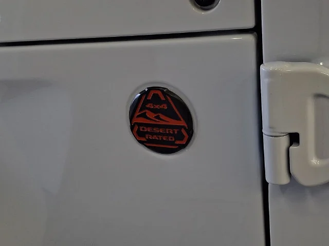 New 2027 White/off-white Jeep Mojave image 17