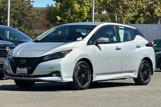 Used 2023 Silver Nissan SV Plus image 8