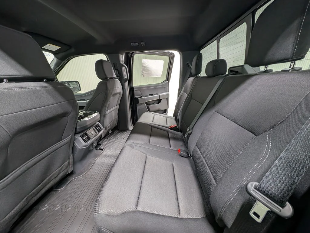 New 2026 Agate Black Metallic Ford XLT image 18