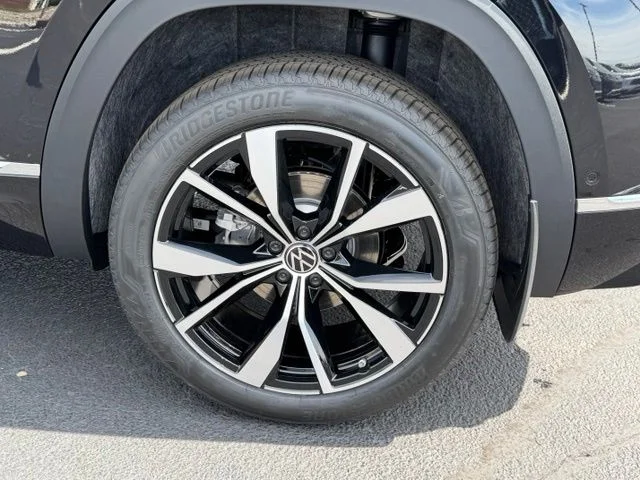 New 2026 Deep Black Pearl Volkswagen 2.0T SEL Premium R-Line image 5
