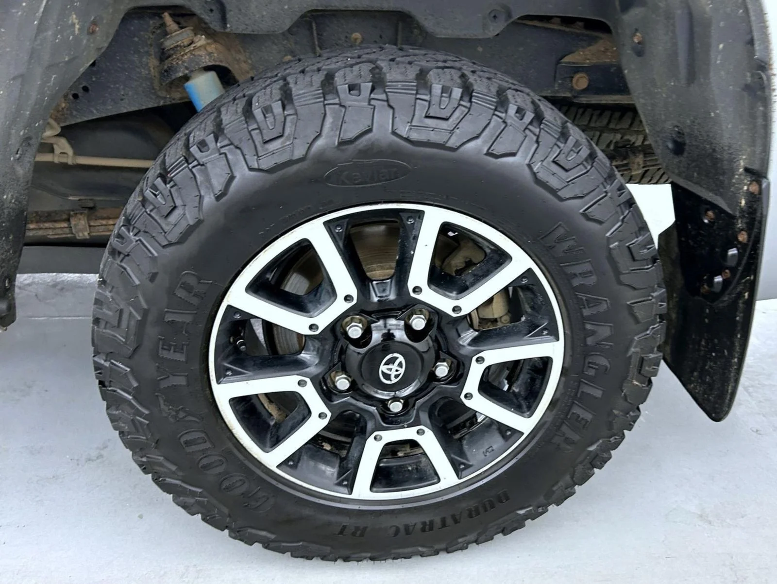 Used 2016 Silver Toyota SR5 image 23