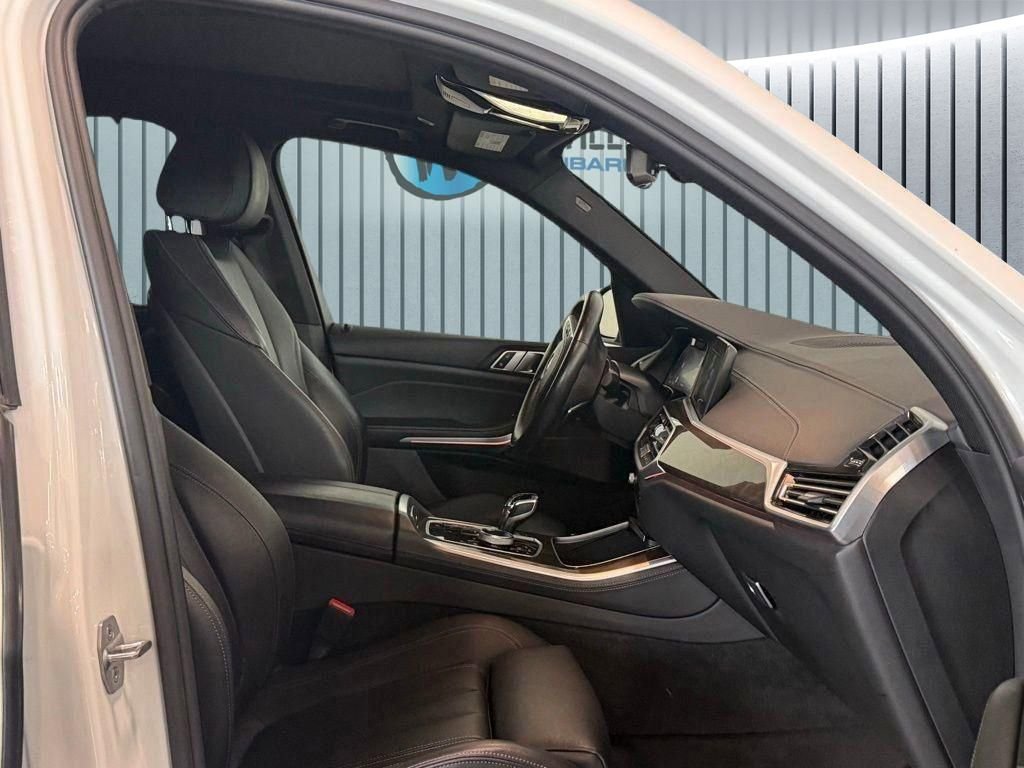 Used 2022 White BMW xDrive40i image 6